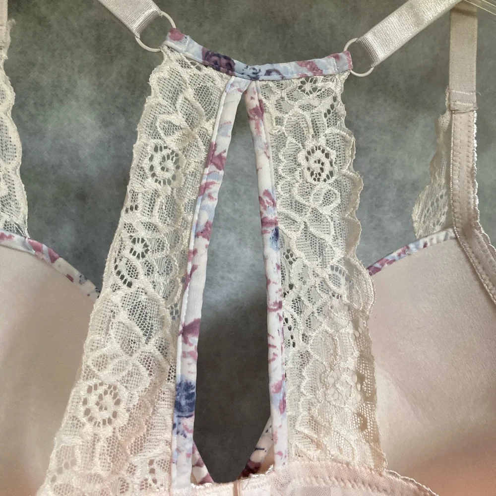 Floral Racerback Padded Sexy Lacey Bra 40D  SIZE: 40D by Jessica Simpson